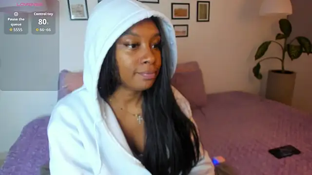 Coco joness online show from 11.23.25