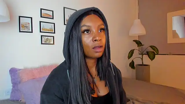 Coco joness online show from 12.05.25