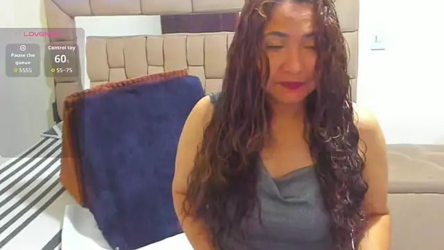 Snapshot of gabrielaponce11 chatting on 11.21.25 gabrielaponce11 online show from 11.21.25