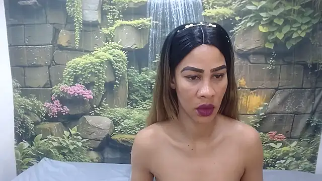 Snapshot of GlowGoddessxx chatting on 06.27.26 GlowGoddessxx online show from 06.27.26
