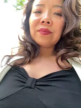 anna yngs online show from 05.17.26