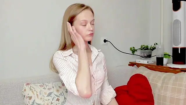 Kara smalltits online show from 05.13.26