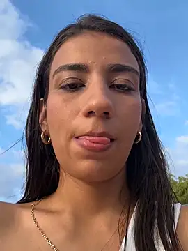 -juicy  online show from 11.03.25