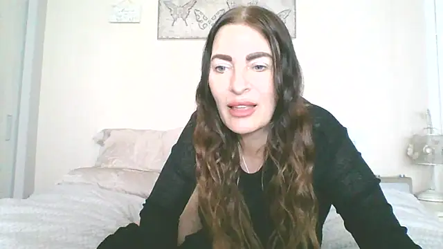 Snapshot of EllaKent chatting on 05.19.26 EllaKent online show from 05.19.26
