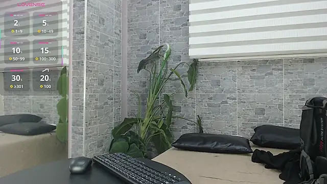 VioletLux online show from 11.04.25