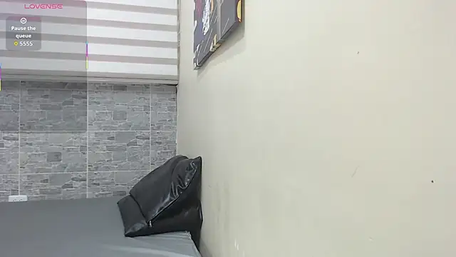 VioletLux online show from 11.26.25