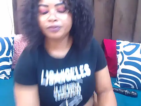 AfricanQueenxx40 online show from 11.22.25