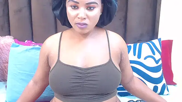 AfricanQueenxx40 online show from 12.17.25