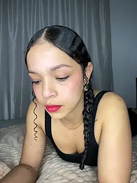 Yasmin777  online show from 11.26.25