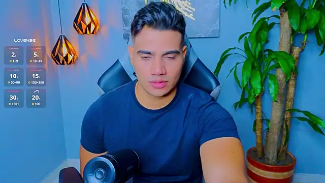 Snapshot of AndresR3 chatting on 09.18.25 AndresR3 online show from 09.18.25