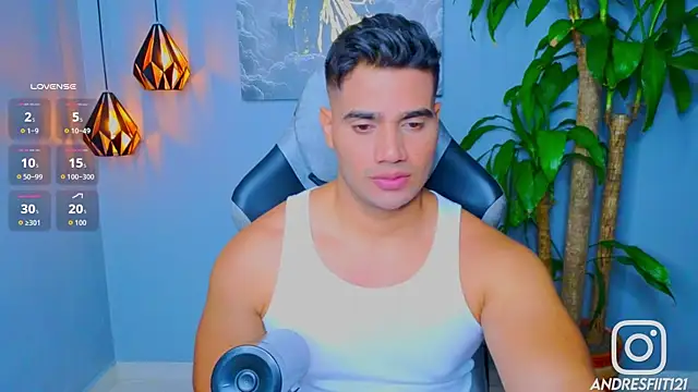 Snapshot of AndresR3 chatting on 09.19.25 AndresR3 online show from 09.19.25