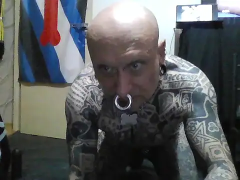 Snapshot of object857 chatting on 10.11.25 object857 online show from 10.11.25