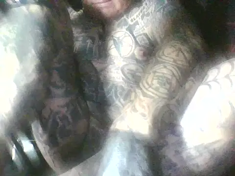 Snapshot of object857 chatting on 10.23.25 object857 online show from 10.23.25