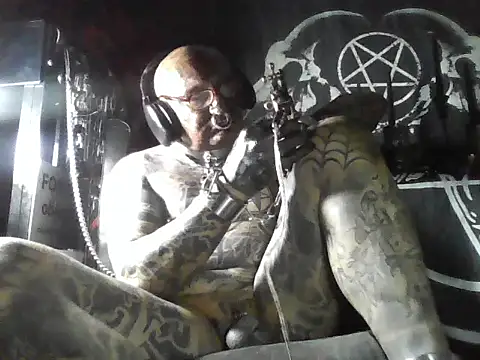 Snapshot of object857 chatting on 11.09.25 object857 online show from 11.09.25