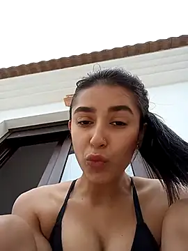 Snapshot of CandyFoxter_ chatting on 10.08.25 CandyFoxter  online show from 10.08.25