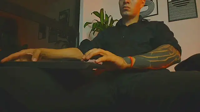 Snapshot of ALPHA_DOMINUS_ chatting on 06.10.26 ALPHA DOMINUS online show from 06.10.26
