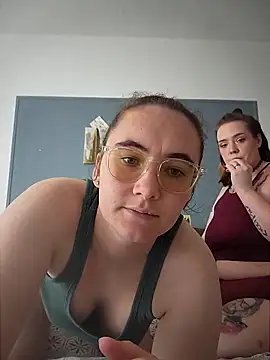 AndHerXO online show from 04.19.26