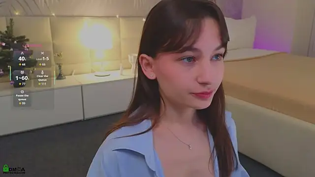 LolaPrise online show from 12.20.25