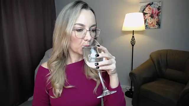 Ava Elior online show from 10.31.25