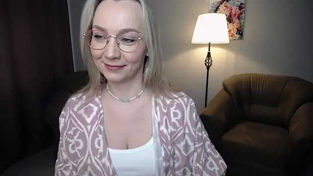 Snapshot of Ava_Elior chatting on 04.26.26 Ava Elior online show from 04.26.26