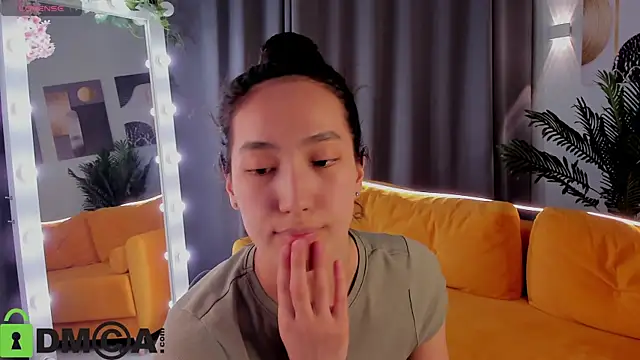 FlirtyAura online show from 04.01.26