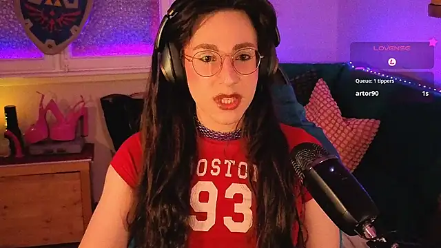 Snapshot of Zesty_Peach chatting on 06.11.26 Zesty Peach online show from 06.11.26