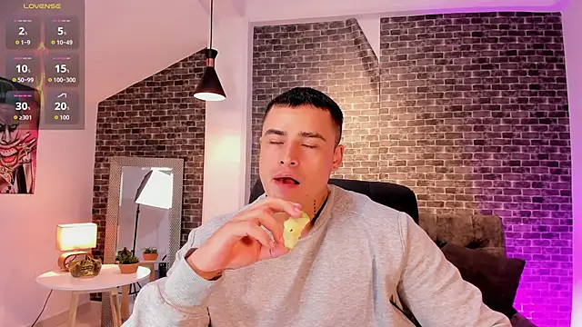 connorsmiith online show from 10.09.25