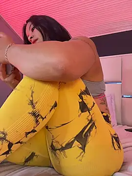 BellaFernandez   online show from 04.27.26