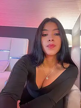 BellaFernandez   online show from 04.30.26