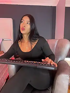 BellaFernandez   online show from 07.21.26