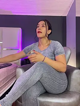BellaFernandez   online show from 07.30.26