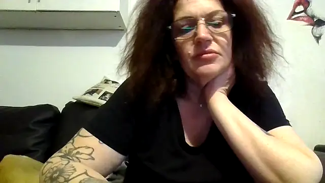 RubyyRosee online show from 04.20.26