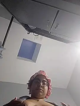 Lovelyrainn online show from 11.16.25