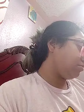 Lovelyrainn online show from 12.18.25