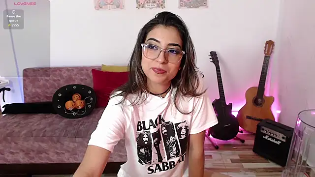 Susanahendrix online show from 11.05.25