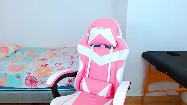 kamilla evans online show from 11.11.25