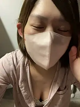 Snapshot of usako_2025 chatting on 11.14.25 usako 2025 online show from 11.14.25