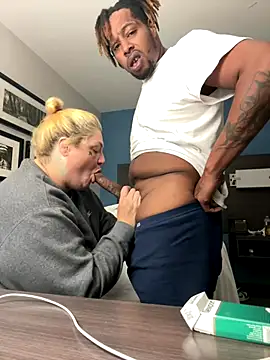 Snapshot of BigMfLuther chatting on 11.12.25 BigMfLuther online show from 11.12.25