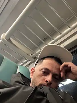 Snapshot of Carlosmauricio123 chatting on 02.15.26 Carlosmauricio123 online show from 02.15.26