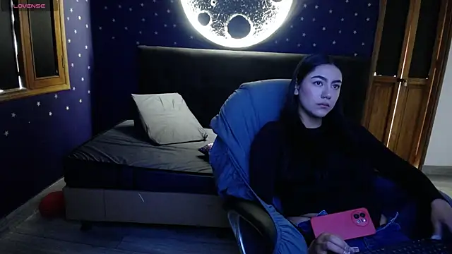 Megara 25 online show from 04.10.26