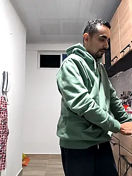 Snapshot of stivenlujan69 chatting on 11.13.25 stivenlujan69 online show from 11.13.25