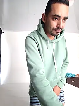 Snapshot of stivenlujan69 chatting on 11.16.25 stivenlujan69 online show from 11.16.25