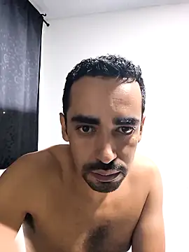 Snapshot of stivenlujan69 chatting on 11.27.25 stivenlujan69 online show from 11.27.25