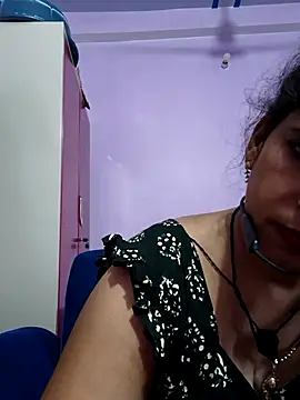 Snapshot of Sonalihot_ chatting on 06.19.26 Sonalihot online show from 06.19.26