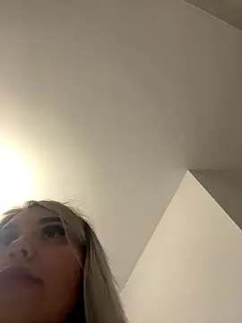 Snapshot of Princess-Jasmine07 chatting on 10.31.25 Princess-Jasmine07 online show from 10.31.25