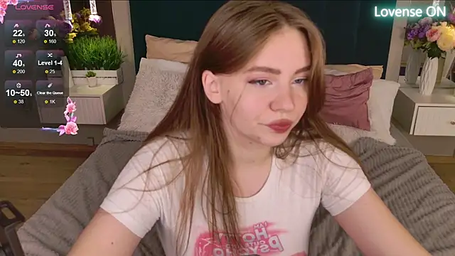 Moon  Bunny online show from 10.04.25