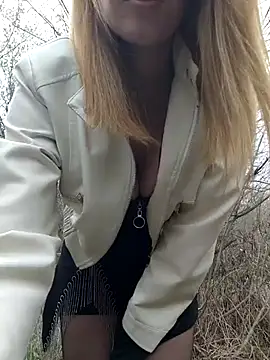 YOOUR EVAA online show from 04.09.26