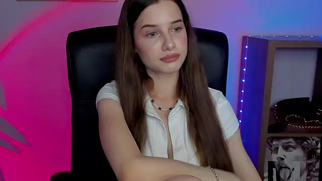 LuxMaya online show from 10.01.25