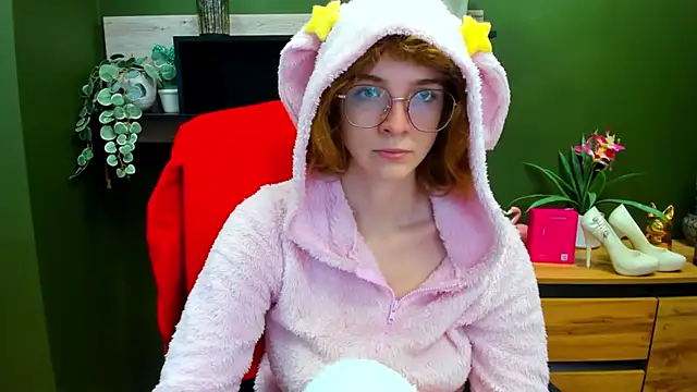 juicyPenny online show from 10.31.25