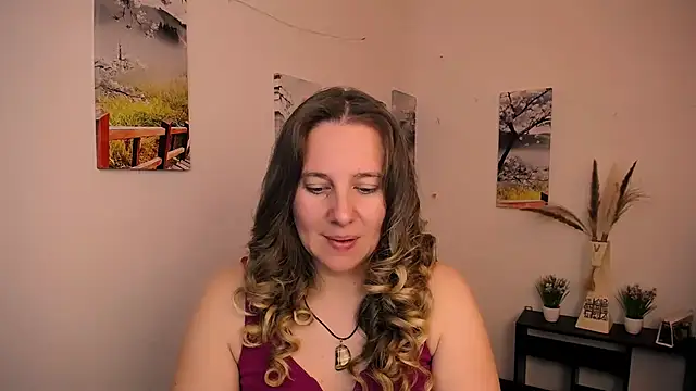 Snapshot of Darklure_ chatting on 09.09.25 Darklure online show from 09.09.25